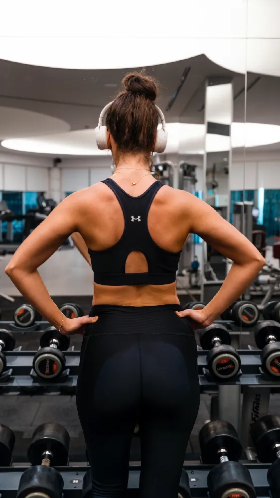 Sculpt Your Dream Glutes: The ULTIMATE Glute Workout Guide for Women!