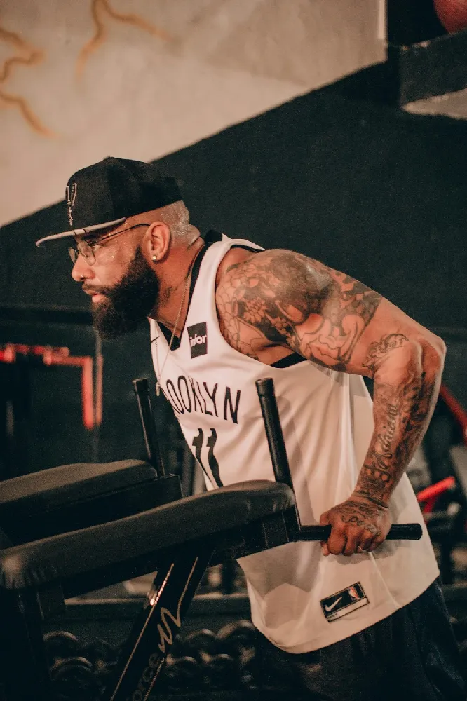 Dip Machine Domination:  Your Guide to Perfect Dips for Chest & Triceps
