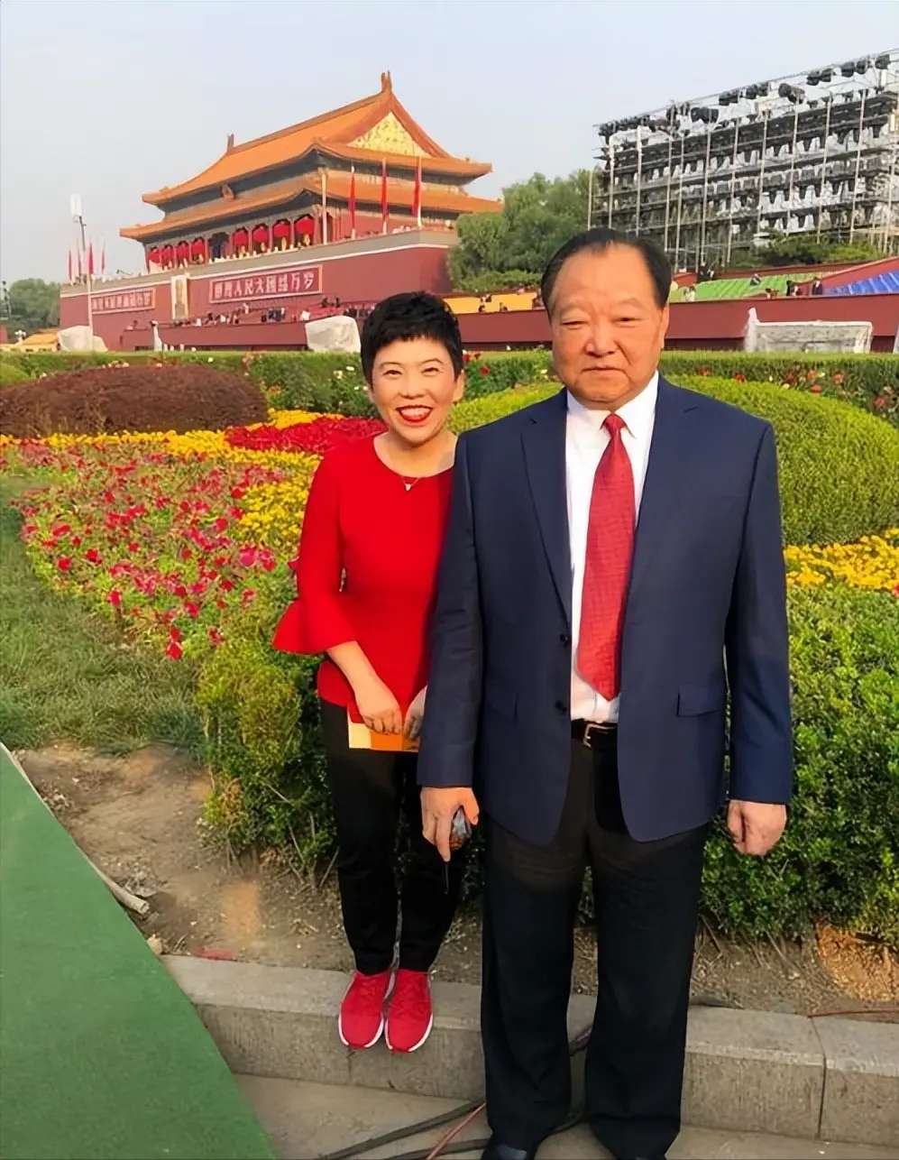 Xu Haifeng with Deng Yaping at Tiananmen